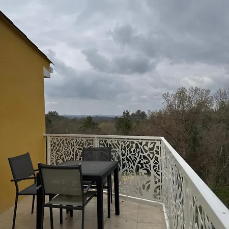 Hotes Avec Vue Panoramique Sur La Foret Digne-les-Bains